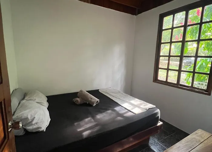 Albergue Woodstock Sámara